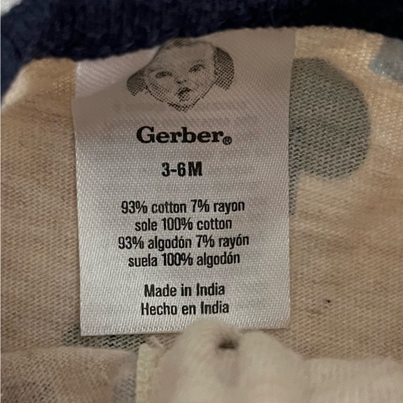 Gerber Cotton Footies (3) and coordinating hats (4) 3-6M - Picture 9 of 11